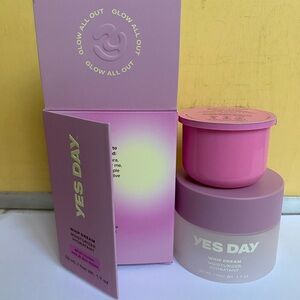 Yes Day Whip Dream Moisture Hydratant Brand new in Box